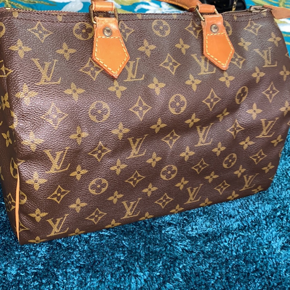 LV Speedy Mono 30” pre owned/Authentic